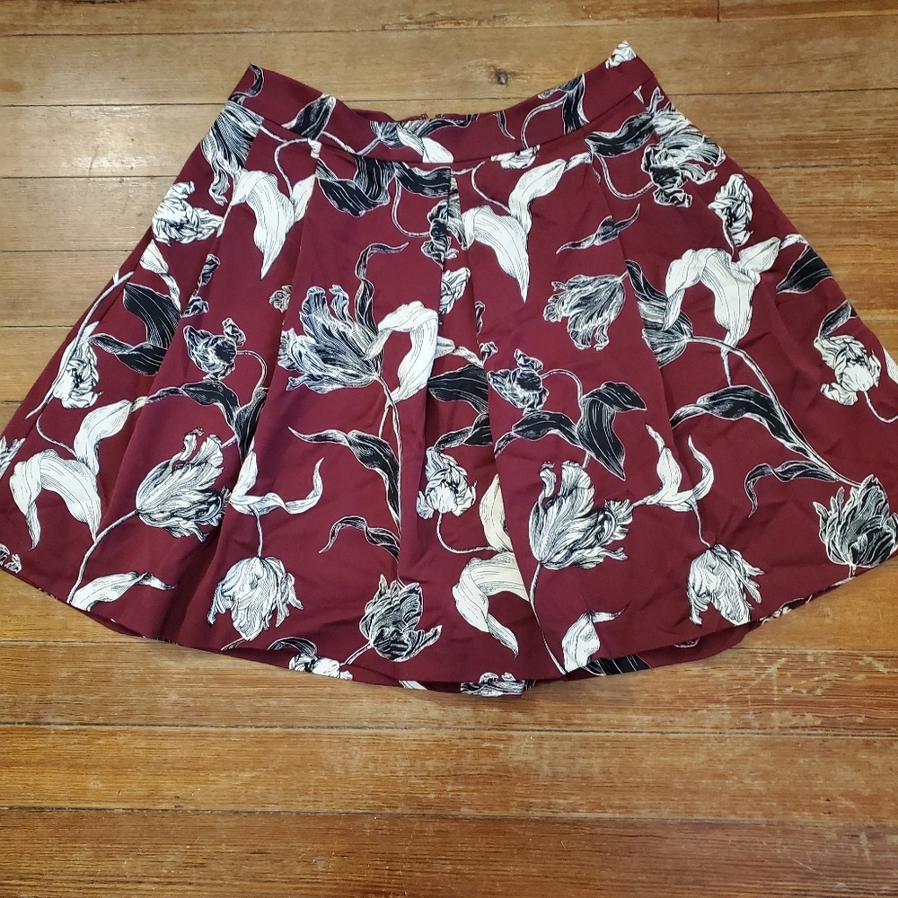 Banana Republic burgundy floral box pleat skirt